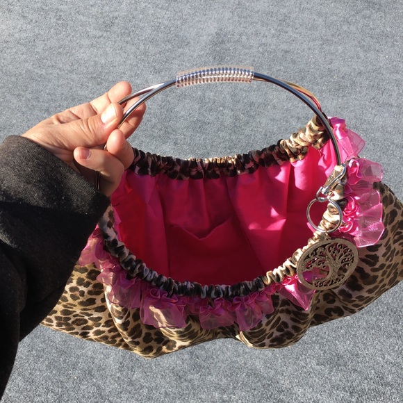 Handmade Leopard Round Bag - Picture 2 of 5